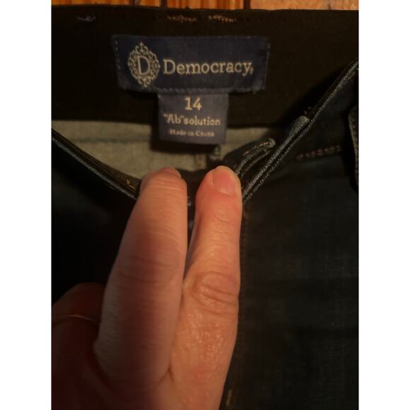 Democracy women’s skinny jeans high rise lightly distressed size 14 - Picture 2 of 4